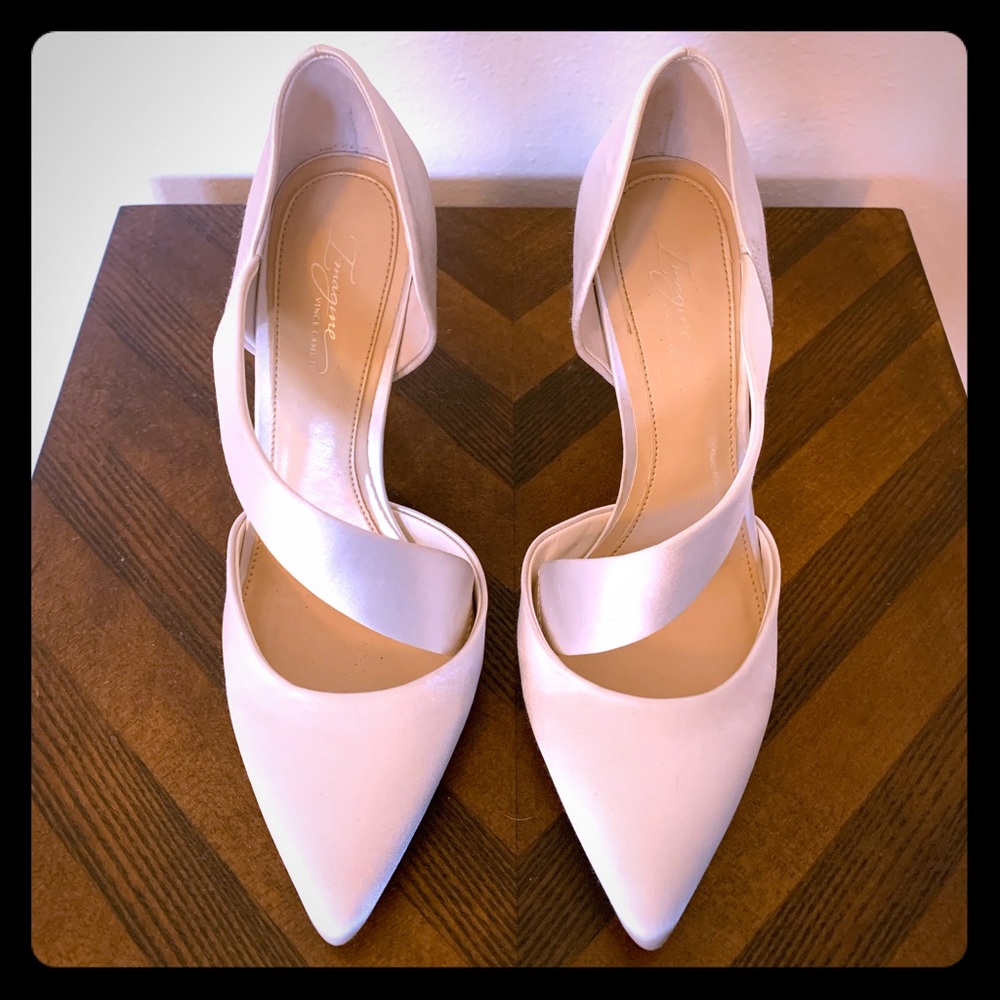 NWOT. Vince Camuto Ivory Dress Shoe